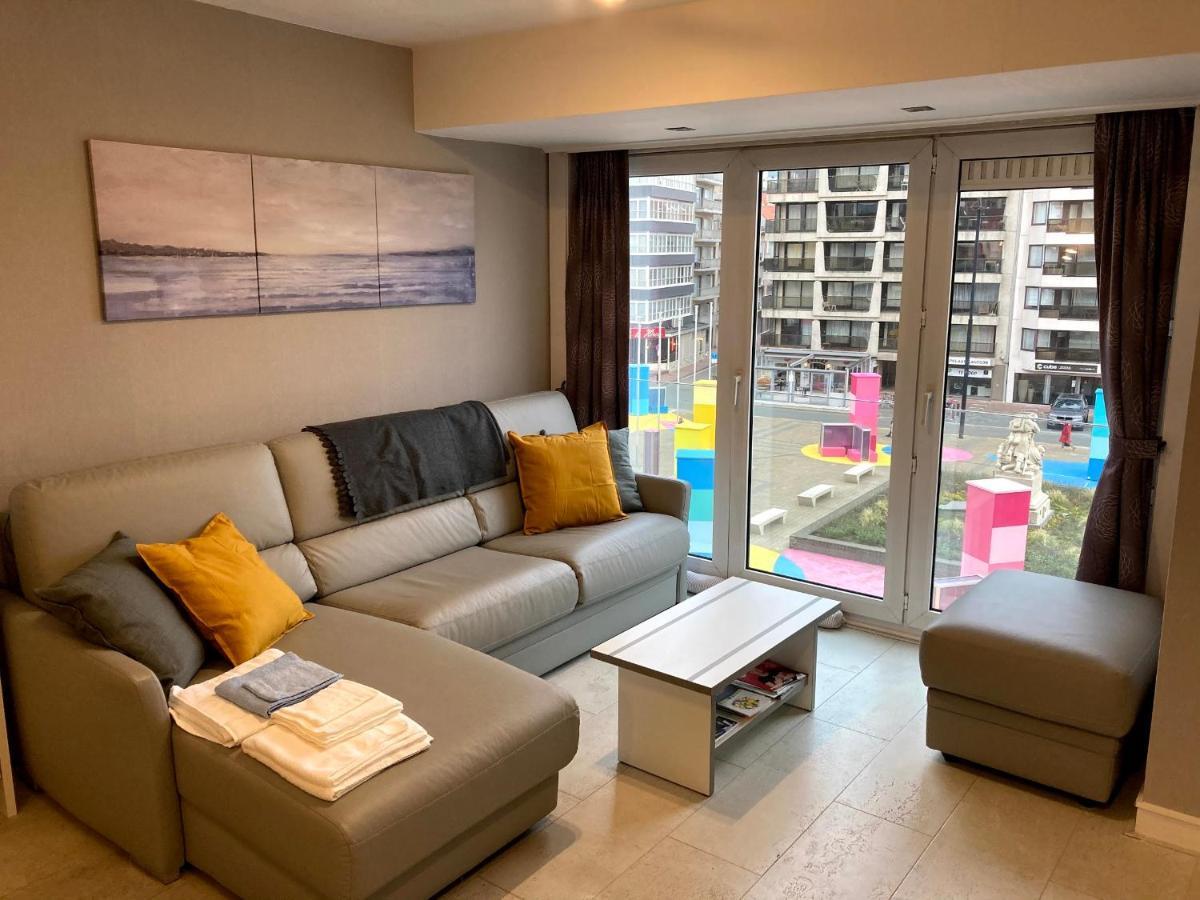 Studio Met Zeezicht Op Heldenplein Knokke-Heist Exterior foto